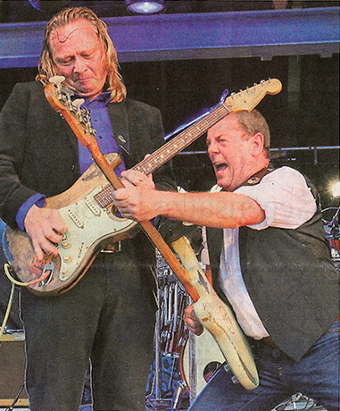 Marcel Scherpenzeel und Gerry McAvoy geben alles.